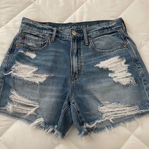Size 4 American Eagle shorts